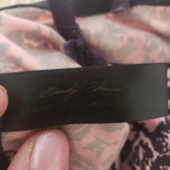 Marilyn Monroe Nightgown - Picture 5 of 5